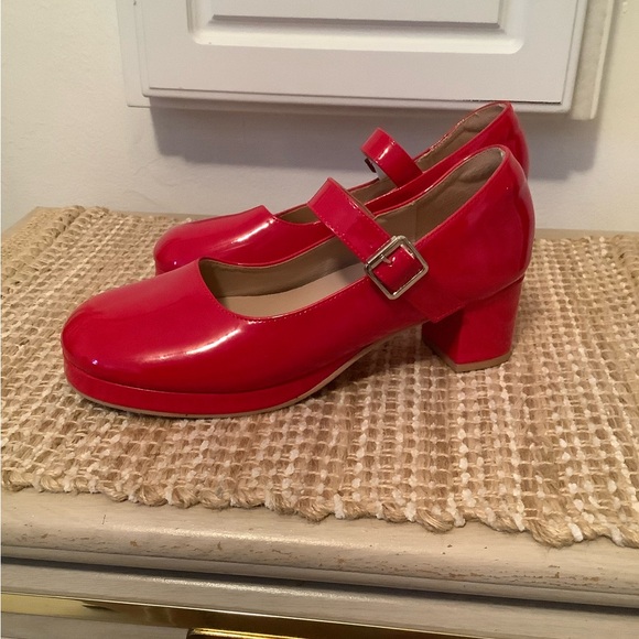 Red Patent Leather Mary Jane Shoes - Picture 5 of 7